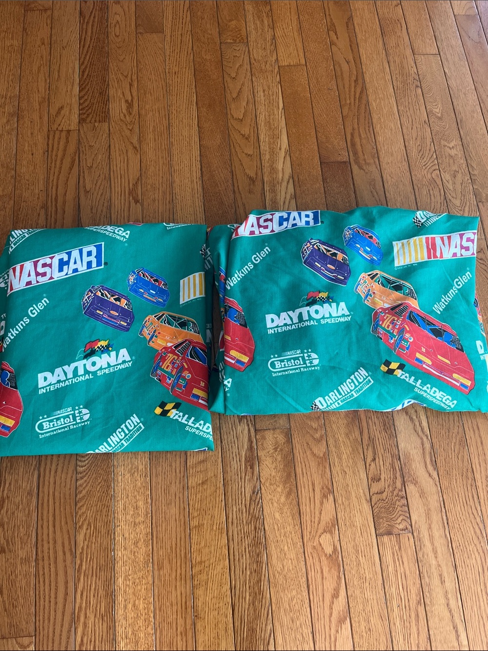 Vintage NASCAR Twin Sheet Set Race Car  Daytona Talladega  Speedway Racing